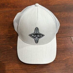 Black clover men’s hat